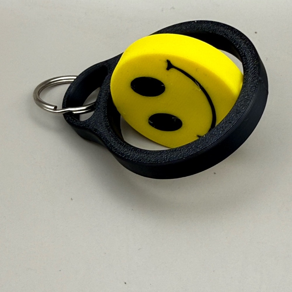 Smiley Face Keychain - Picture 3 of 6
